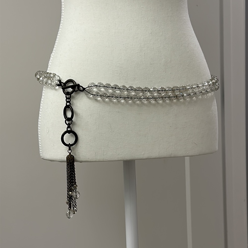 double strand belt / necklace. Clear faceted beads and bronze hardware 💝